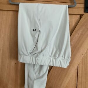 Under Armour, Size XL, women’s gray